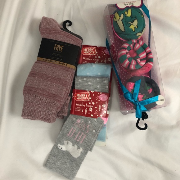 7 pairs of socks
